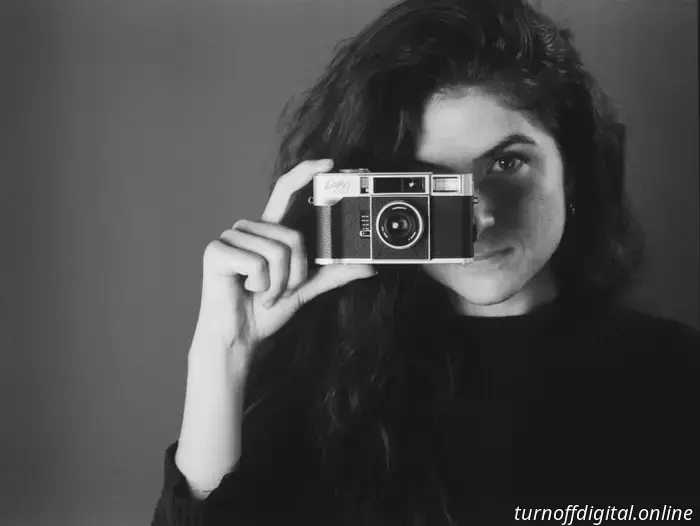 Lomography ha appena lanciato la MC-A, una nuova fotocamera point-and-shoot¹ premium a pellicola 35 mm!